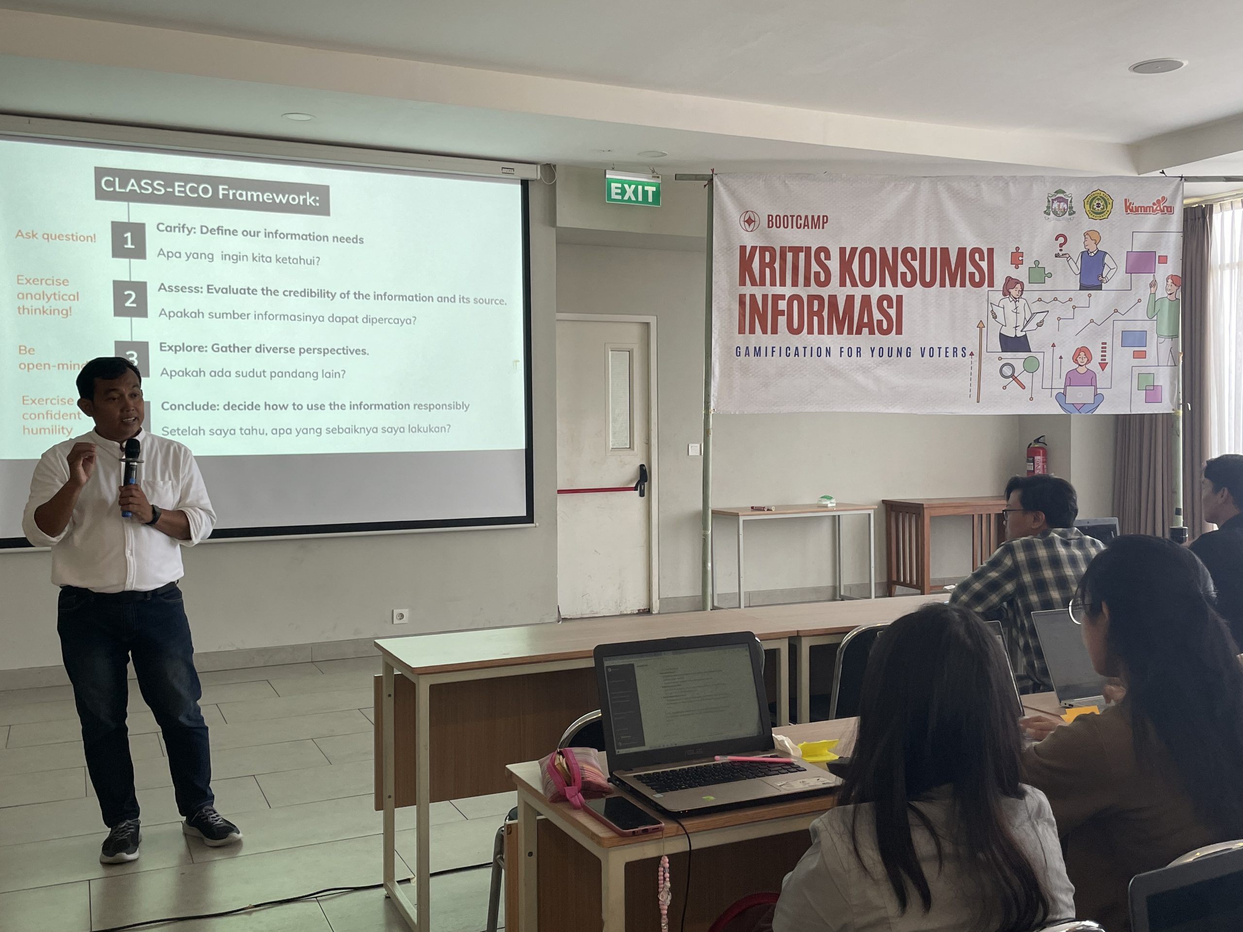 Kummara bersama UNPAR dan Keuskupan Bandung bekerja sama menyelenggarakan Bootcamp Kritis Konsumsi Informasi di tanggal 5-6 Februari 2024.
