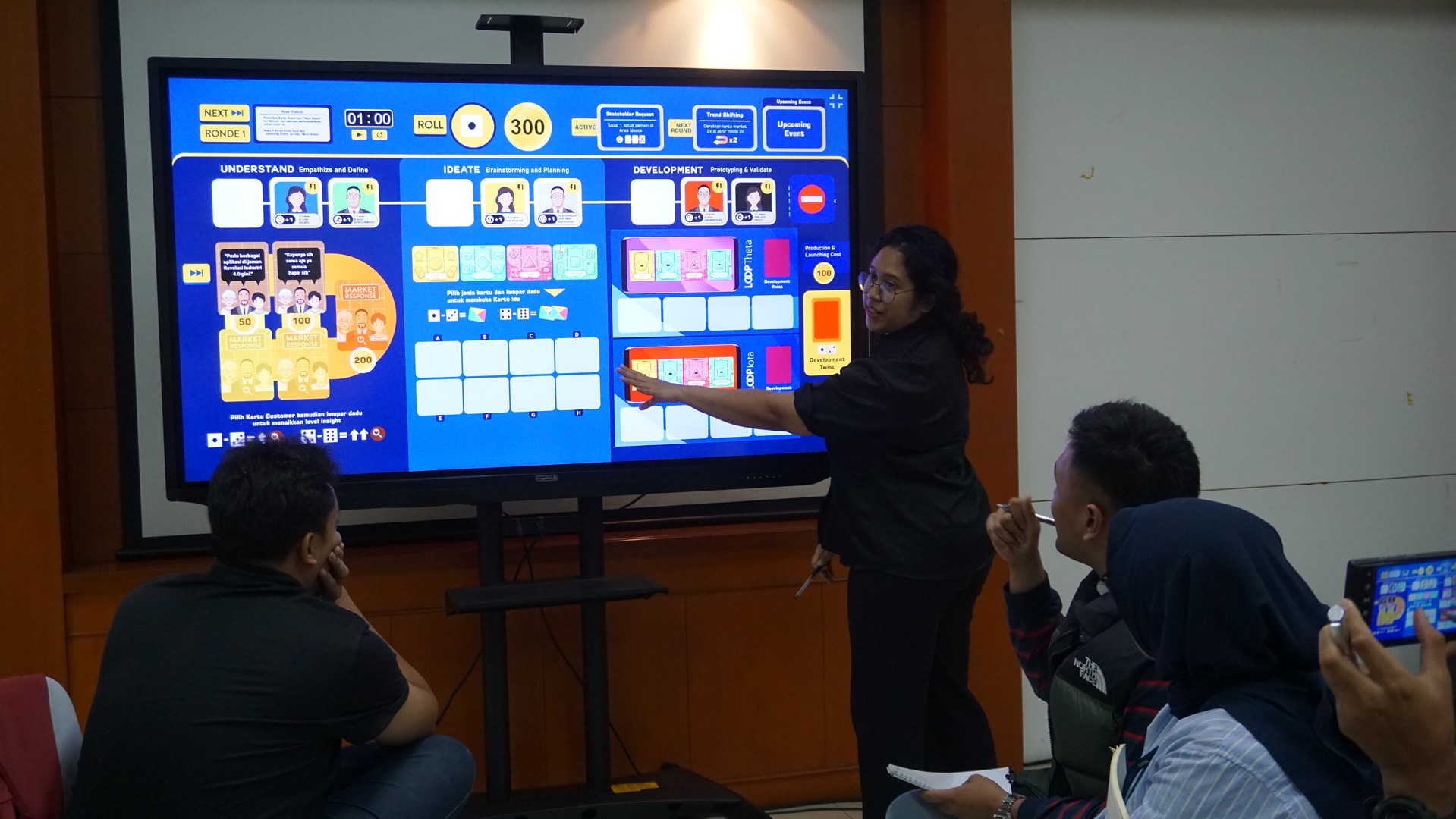 Game-Based Learning Program "LOOP" untuk belajar Design Thinking